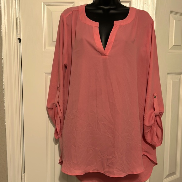 Women’s pink pullover v-neck blouse. Button- up sleeve Size XL. - Picture 1 of 2